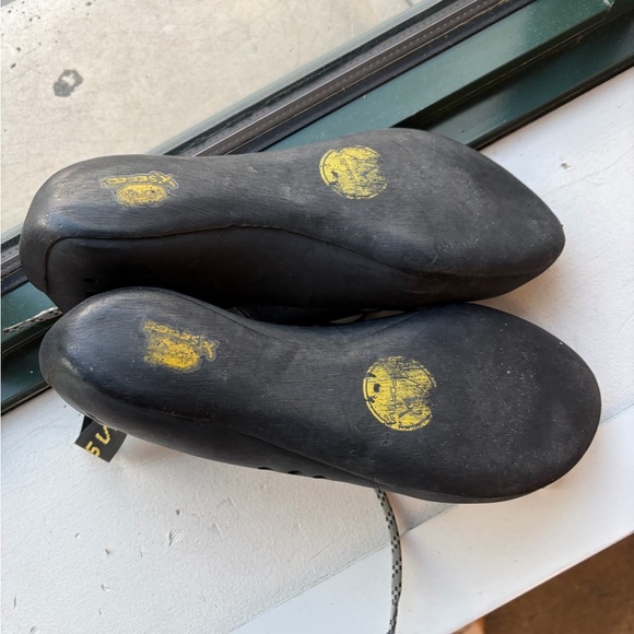 La Sportiva Nago women’s climbing shoes size 38.5, fits 8.5 - Picture 3 of 8